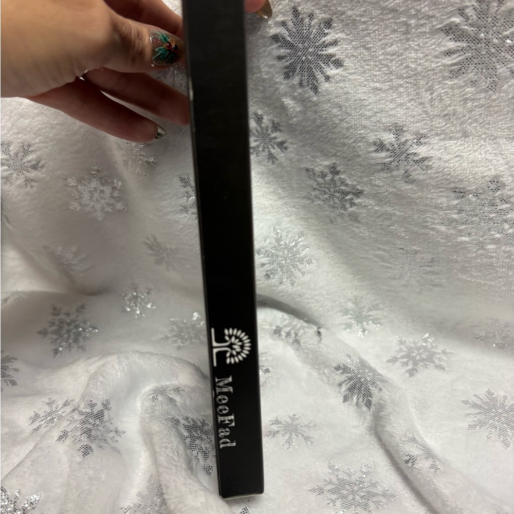 MeeFad Black IPhone 15 Smartphone Case - Picture 5 of 6